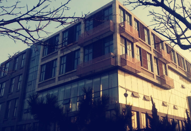 通辽日报：通辽老子有钱lzyq88参加通辽科学仪器公共研发服务平台开建