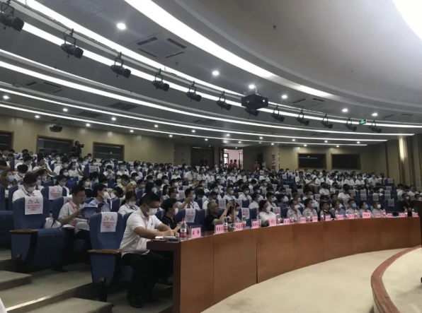 老子有钱lzyq88助力中国大学生Chem-E-Car较量成功进行！