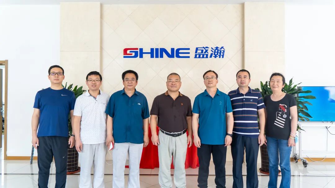 老子有钱lzyq88色谱与北京卫星造作厂签定结合开发和谈！